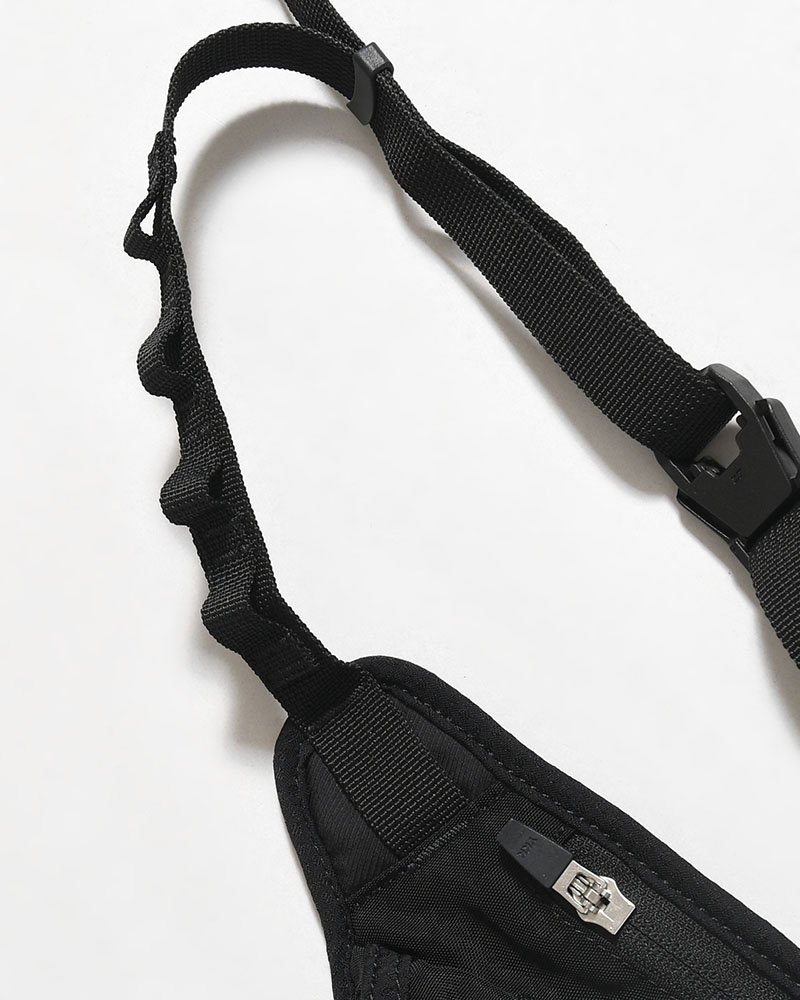 WAVY ZIPPER BELT BAG -BLACK-