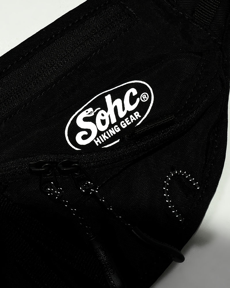 WAVY ZIPPER BELT BAG -BLACK-