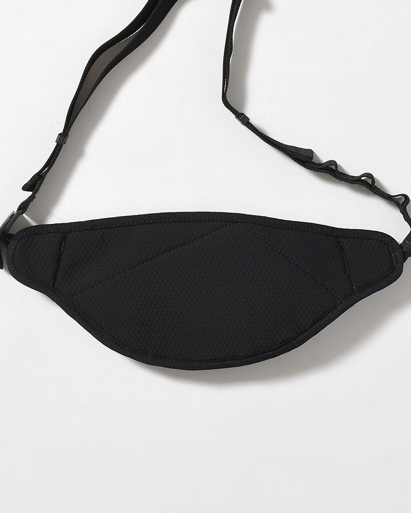 WAVY ZIPPER BELT BAG -BLACK-