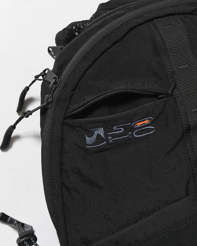 MESH POCKET DAYPACK -BLACK-
