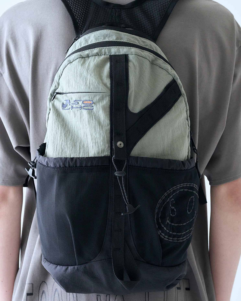 MESH POCKET DAYPACK -GREY-