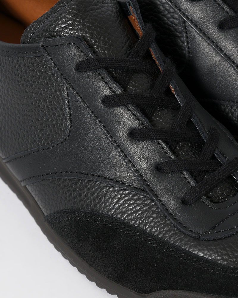 GERMAN MILITARY TRAINER -BLACK-