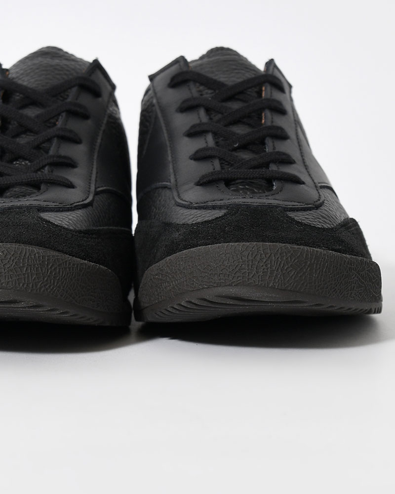 GERMAN MILITARY TRAINER -BLACK-