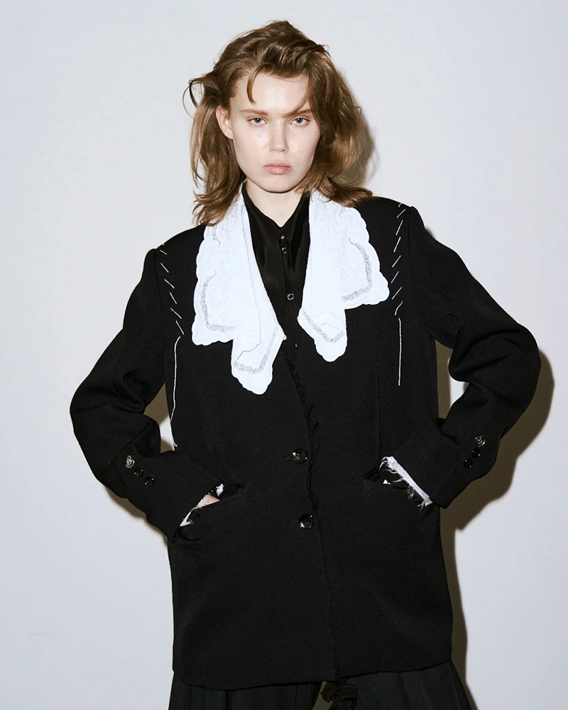 CATHERINE EMBROIDERY JKT -BLACK-