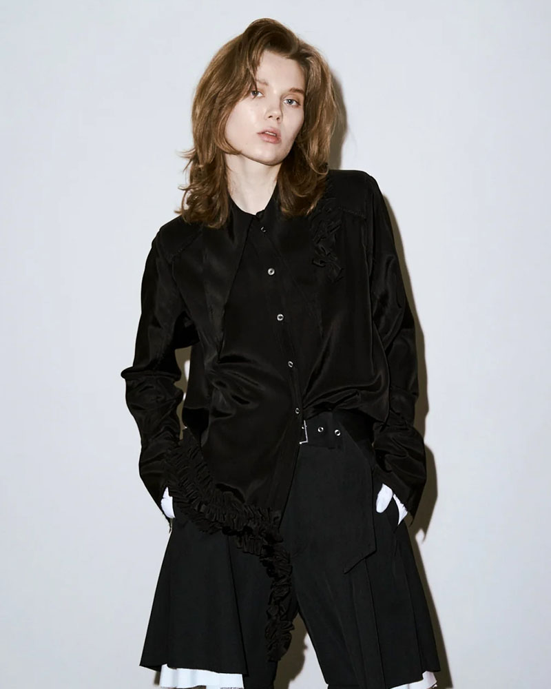 LUSTER SATIN FRILL SHIRT -BLACK-