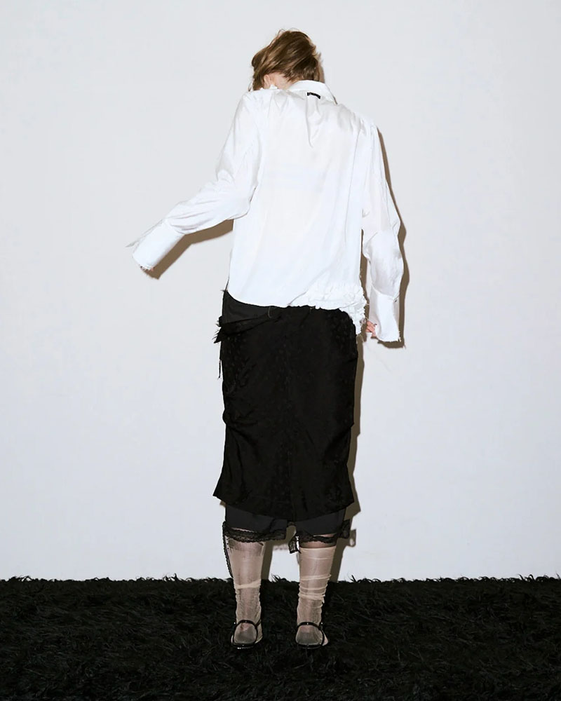 LUSTER SATIN FRILL SHIRT -WHITE-