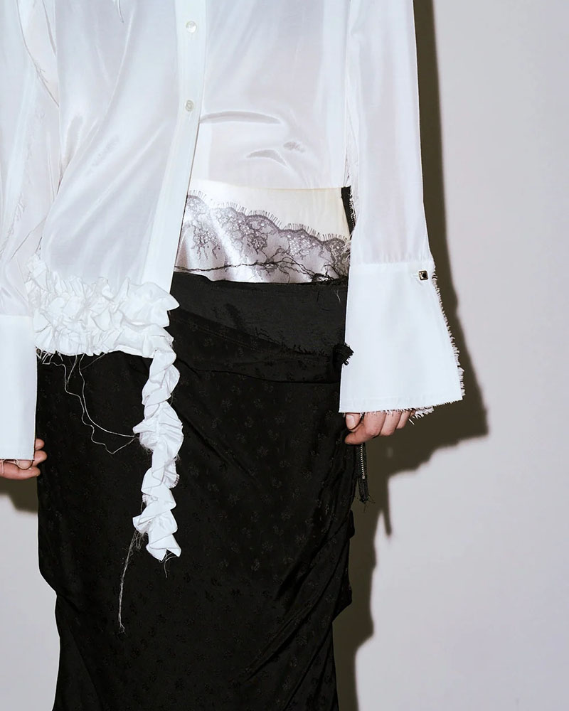 LUSTER SATIN FRILL SHIRT -WHITE-