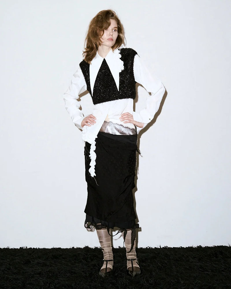 LUSTER SATIN FRILL SHIRT -WHITE-