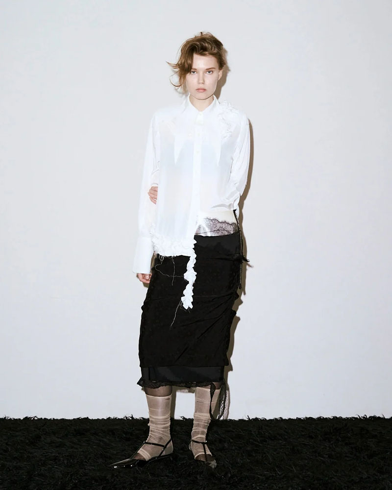 LUSTER SATIN FRILL SHIRT -WHITE-