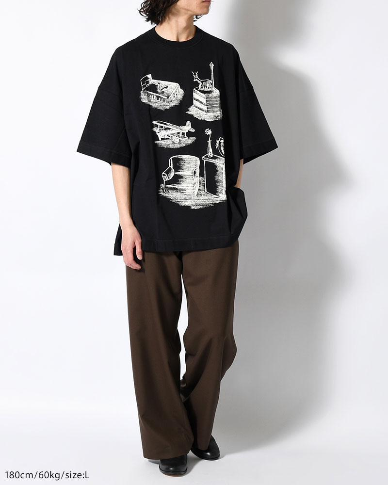 A ZOOM OF A ROOM -BLACK-