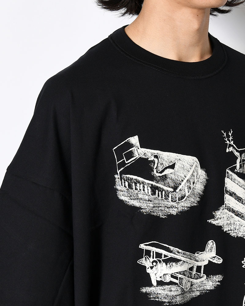 A ZOOM OF A ROOM -BLACK-