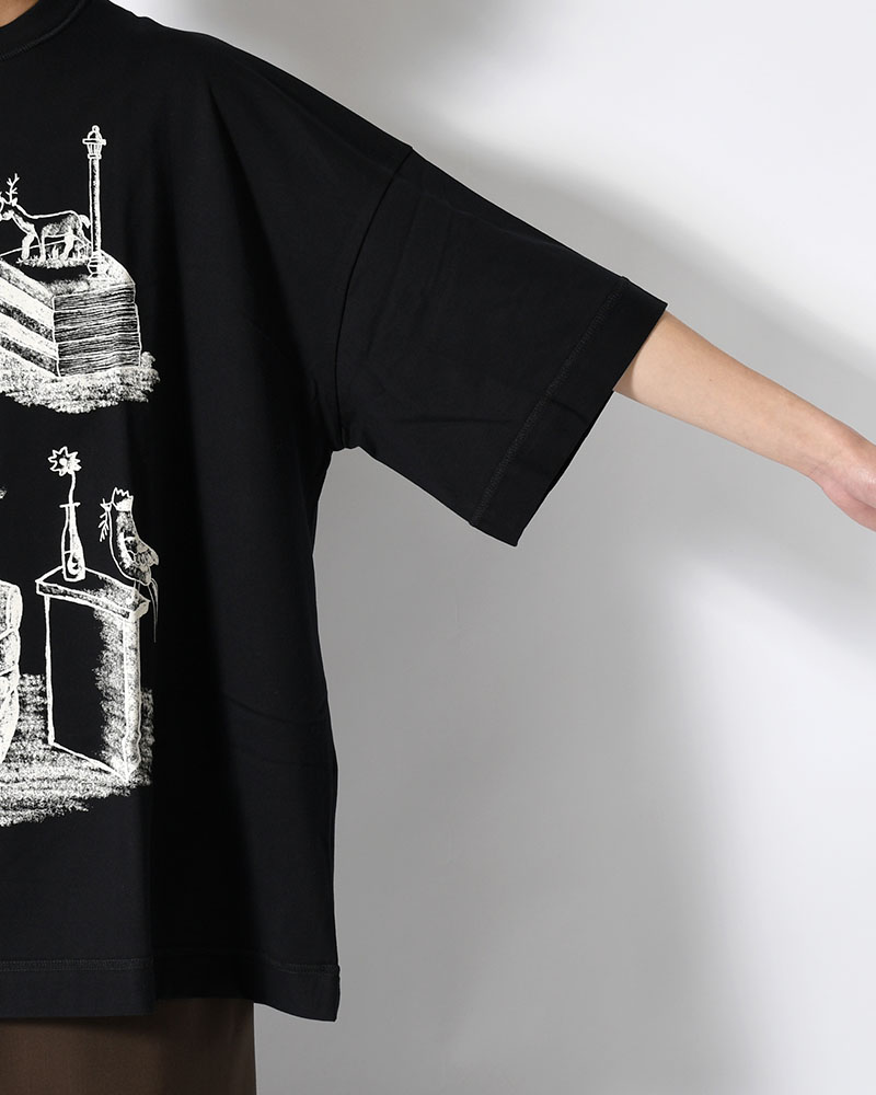 A ZOOM OF A ROOM -BLACK-