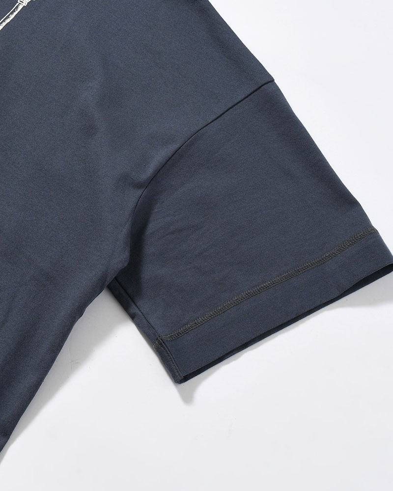 A ZOOM OF A ROOM -SLATE-