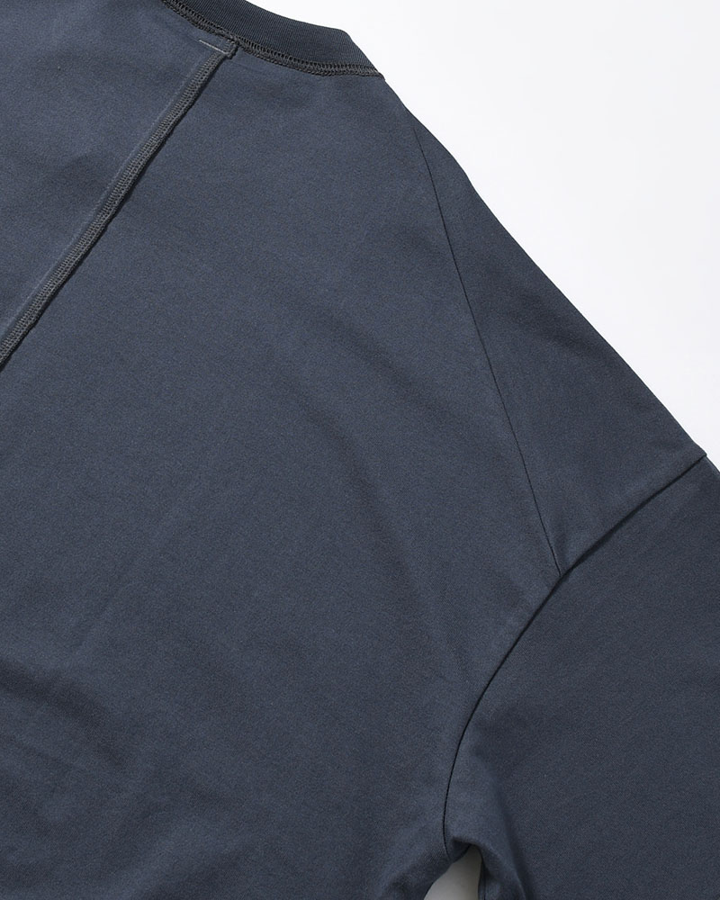 A ZOOM OF A ROOM -SLATE-