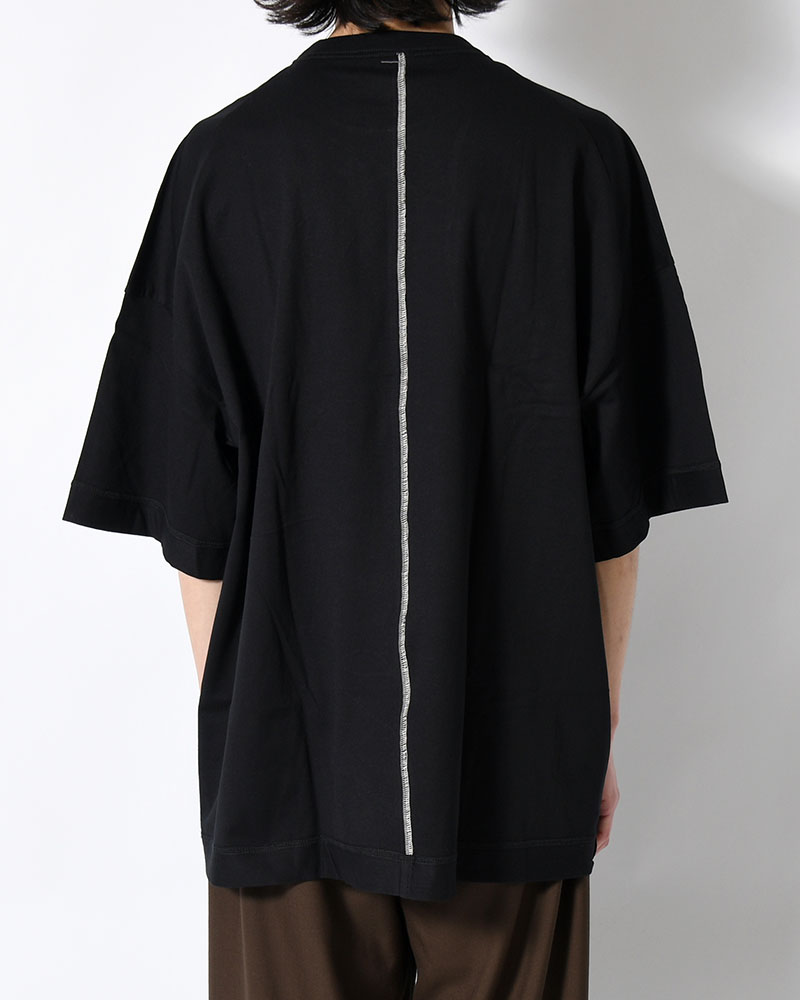 THE MOONED FLOWER IS STITCHED ON YOUR BODY -BLACK-