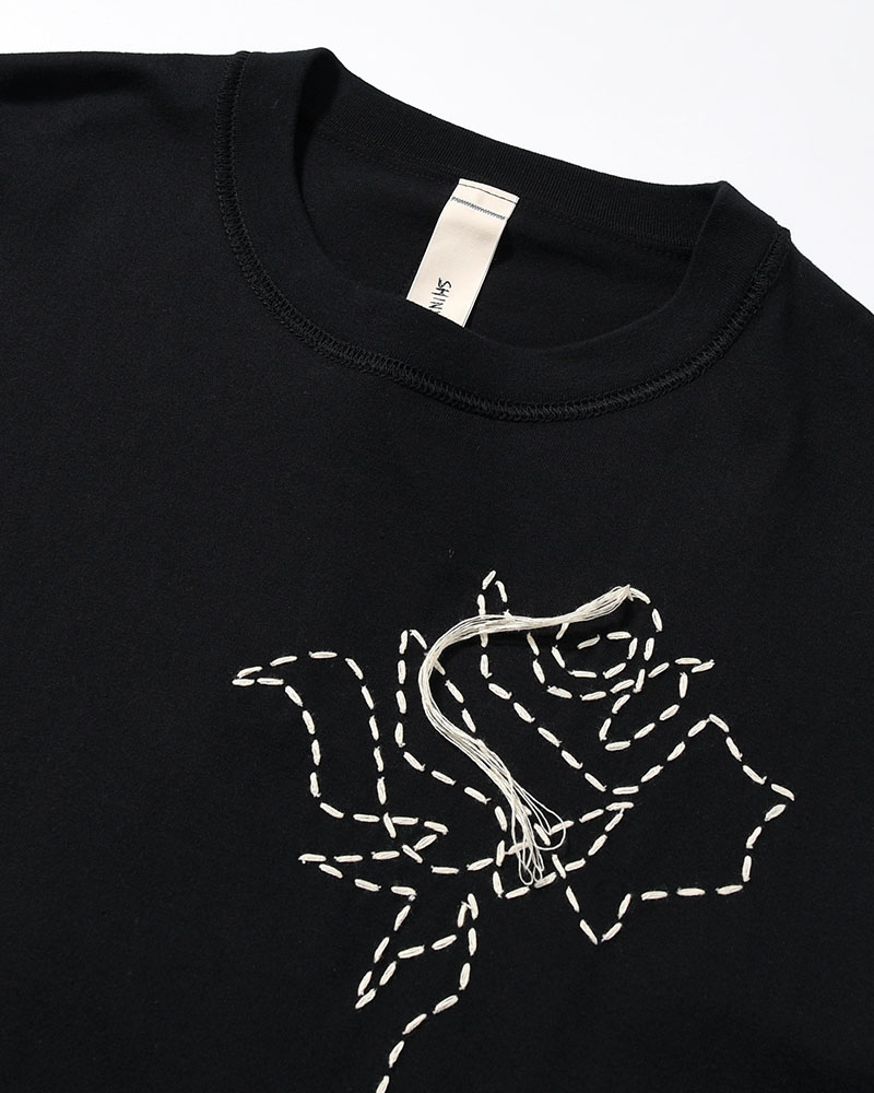 THE MOONED FLOWER IS STITCHED ON YOUR BODY -BLACK-