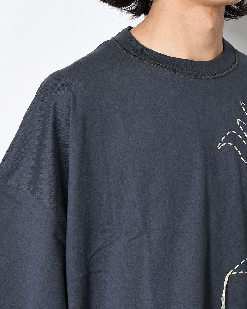 THE MOONED FLOWER IS STITCHED ON YOUR BODY -SLATE-