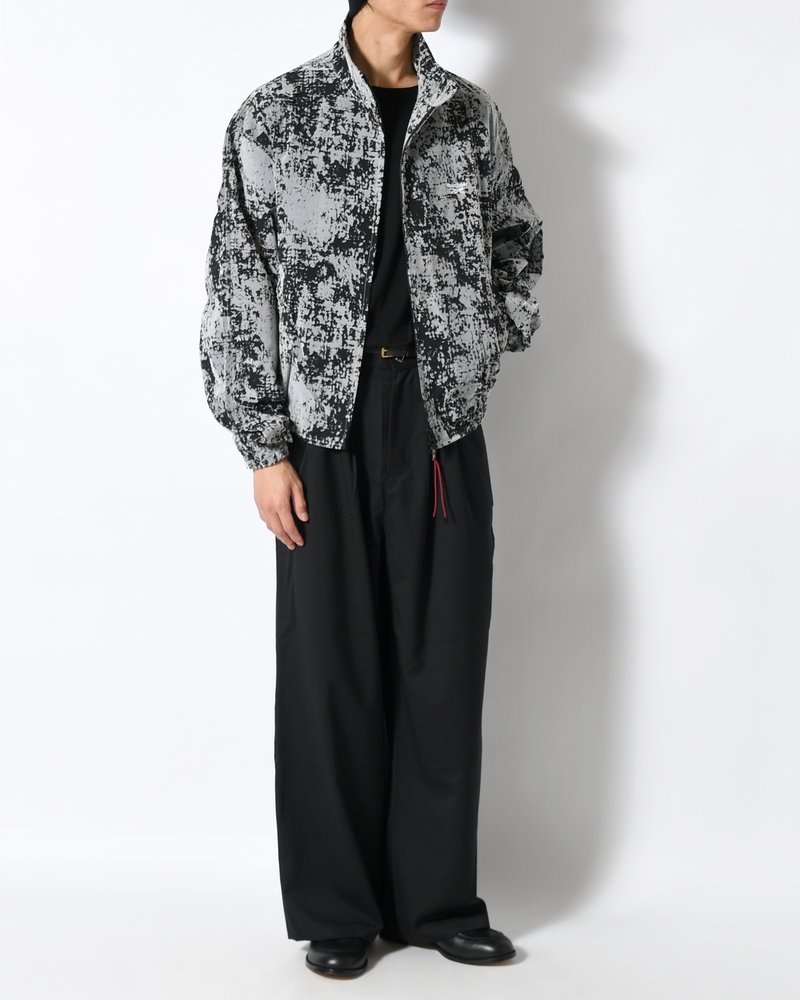 ATHLETE JACKET WITH Reebok IN WINTER SCENERY -SNOWVEIL-