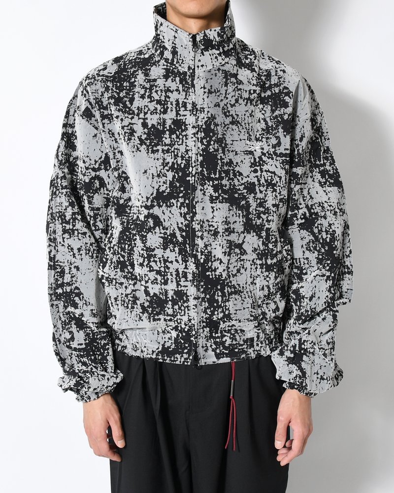 ATHLETE JACKET WITH Reebok IN WINTER SCENERY -SNOWVEIL-