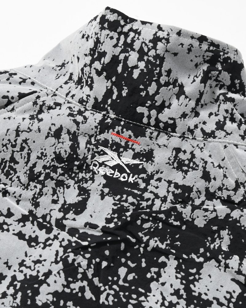 ATHLETE JACKET WITH Reebok IN WINTER SCENERY -SNOWVEIL-