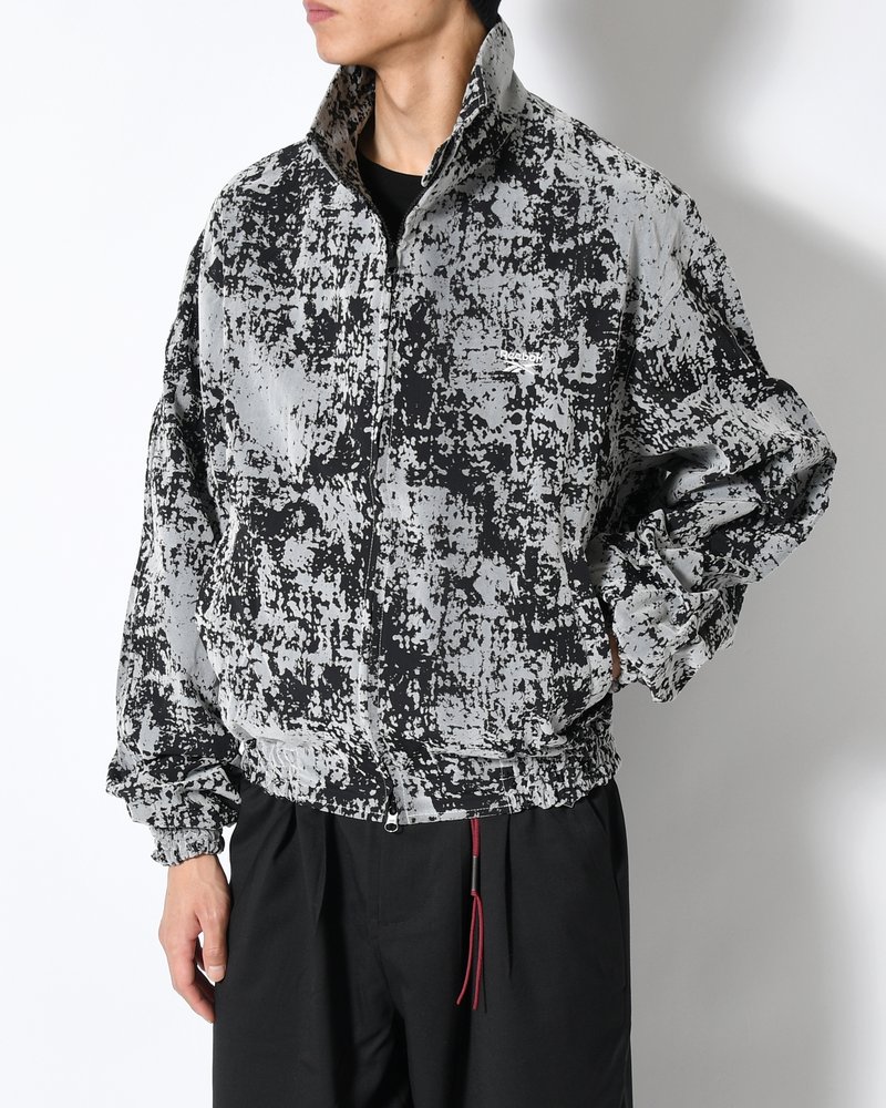 ATHLETE JACKET WITH Reebok IN WINTER SCENERY -SNOWVEIL-