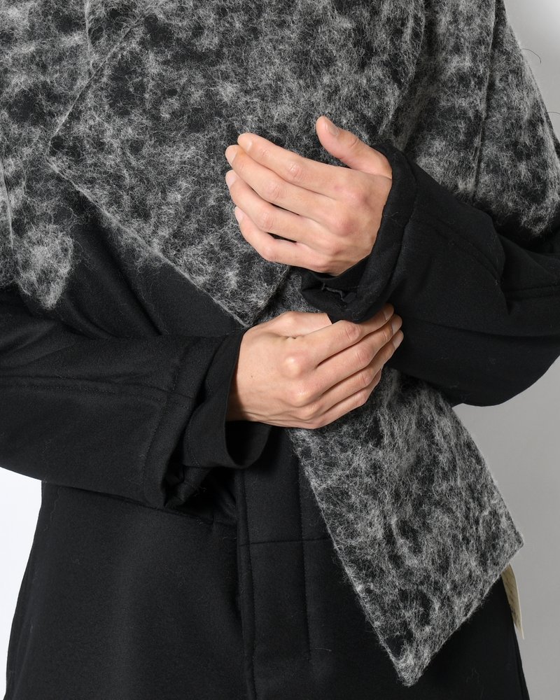 JANUARY COAT IN WINTER SCENERY -NIGHT BLACK-
