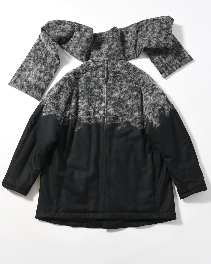 JANUARY COAT IN WINTER SCENERY -NIGHT BLACK-