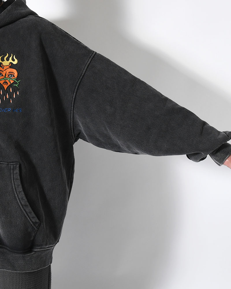 HEART ZIP HOODIE BY MEGU -BLACK-