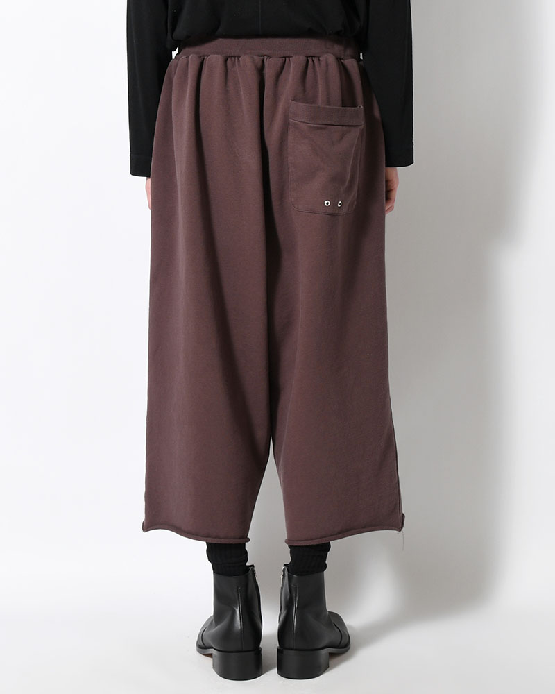NOCTIS (BAGGY SWEAT PANTS) CUT OFF -BROWN-