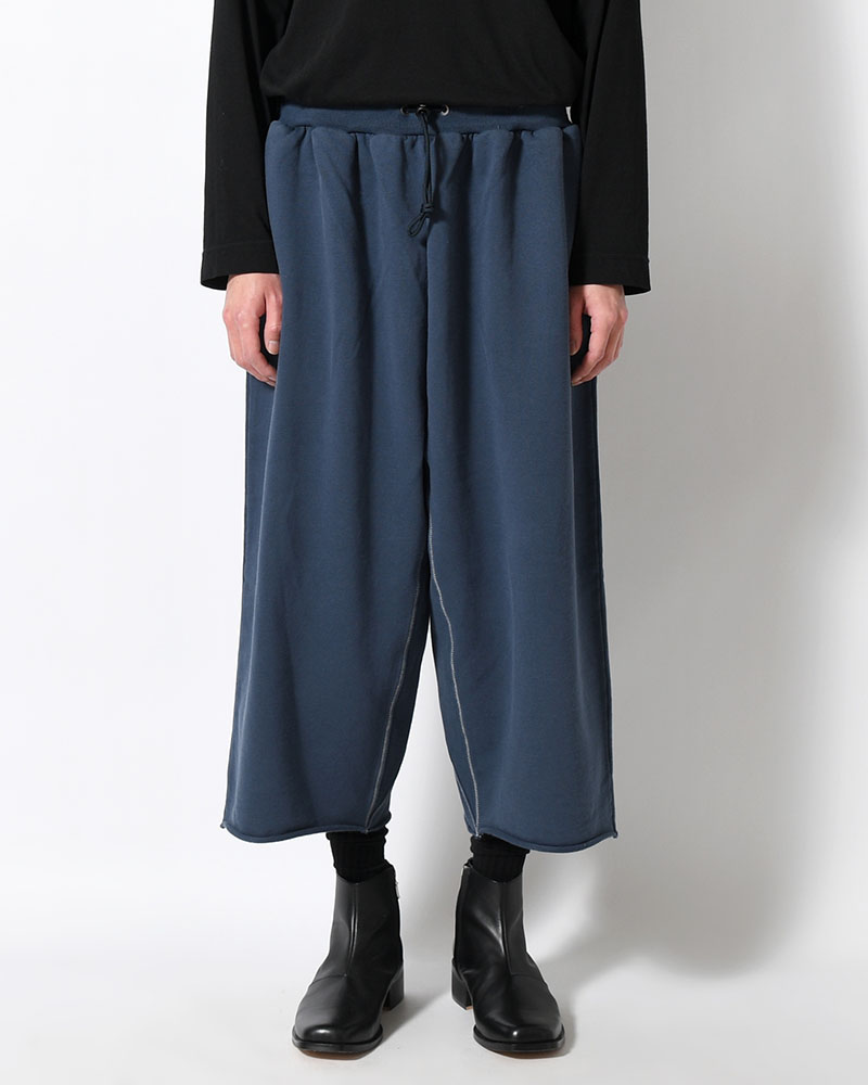 NOCTIS (BAGGY SWEAT PANTS) CUT OFF -NAVY-