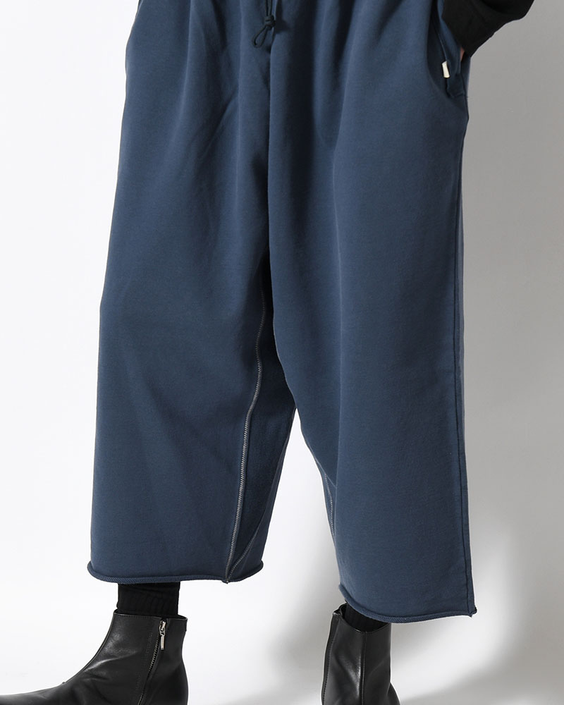 NOCTIS (BAGGY SWEAT PANTS) CUT OFF -NAVY-
