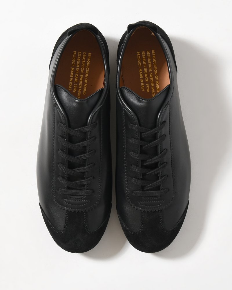 SWEDISH MILITARY TRAINER -BLACK-