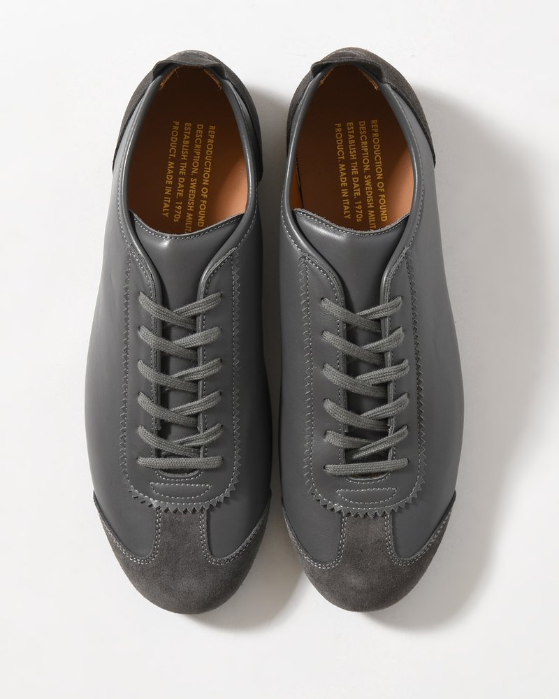 SWEDISH MILITARY TRAINER -GRAY-
