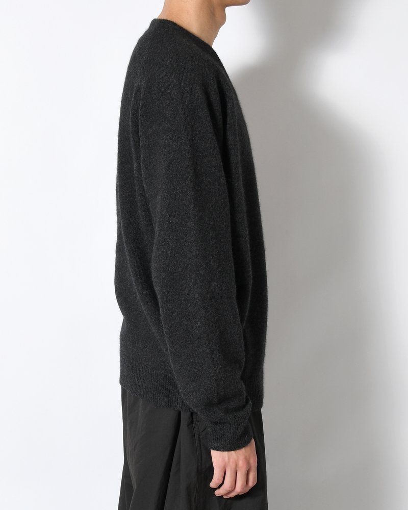 RACOON V-NECK KNIT -CHARCOAL-