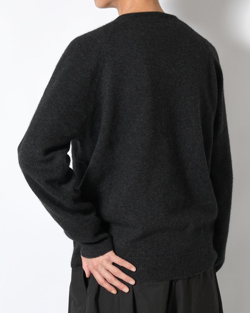 RACOON V-NECK KNIT -CHARCOAL-