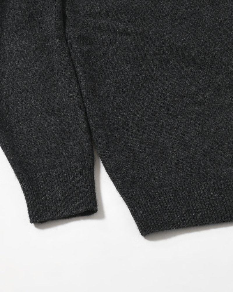 RACOON V-NECK KNIT -CHARCOAL-