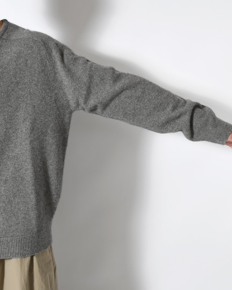 RACOON V-NECK KNIT -GREY-