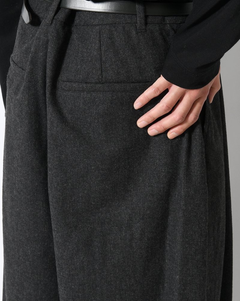 MEN'S WOOL SHIRRING PANTS -CHARCOAL-
