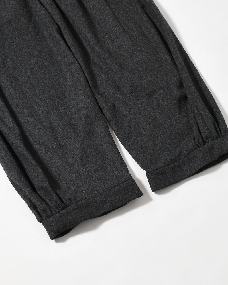 WOOL SHIRRING PANTS (Women) -CHARCOAL-