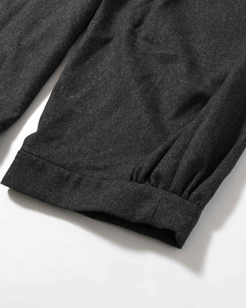 WOOL SHIRRING PANTS (Women) -CHARCOAL-