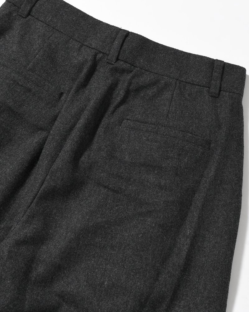 WOOL SHIRRING PANTS (Women) -CHARCOAL-