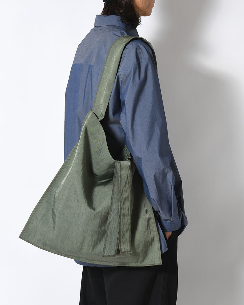 MARY INSIDE OUT TOTE - L / CERATO BRIGHT - 26Q1 -OLIVE-