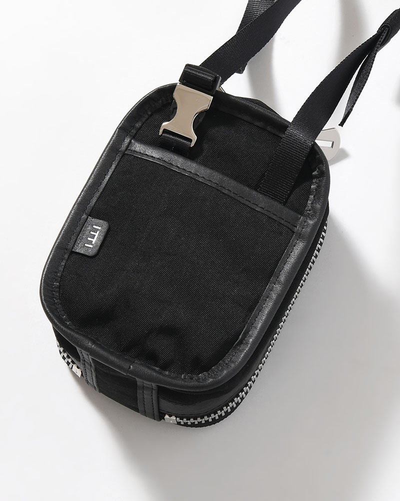 MICHELLE COLLECTION POUCH / CERATO BRIGHT H -BLACK-
