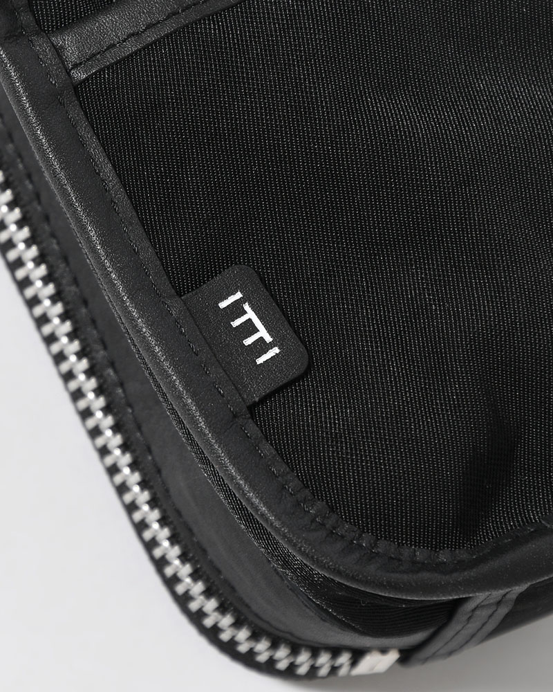 MICHELLE COLLECTION POUCH / CERATO BRIGHT H -BLACK-