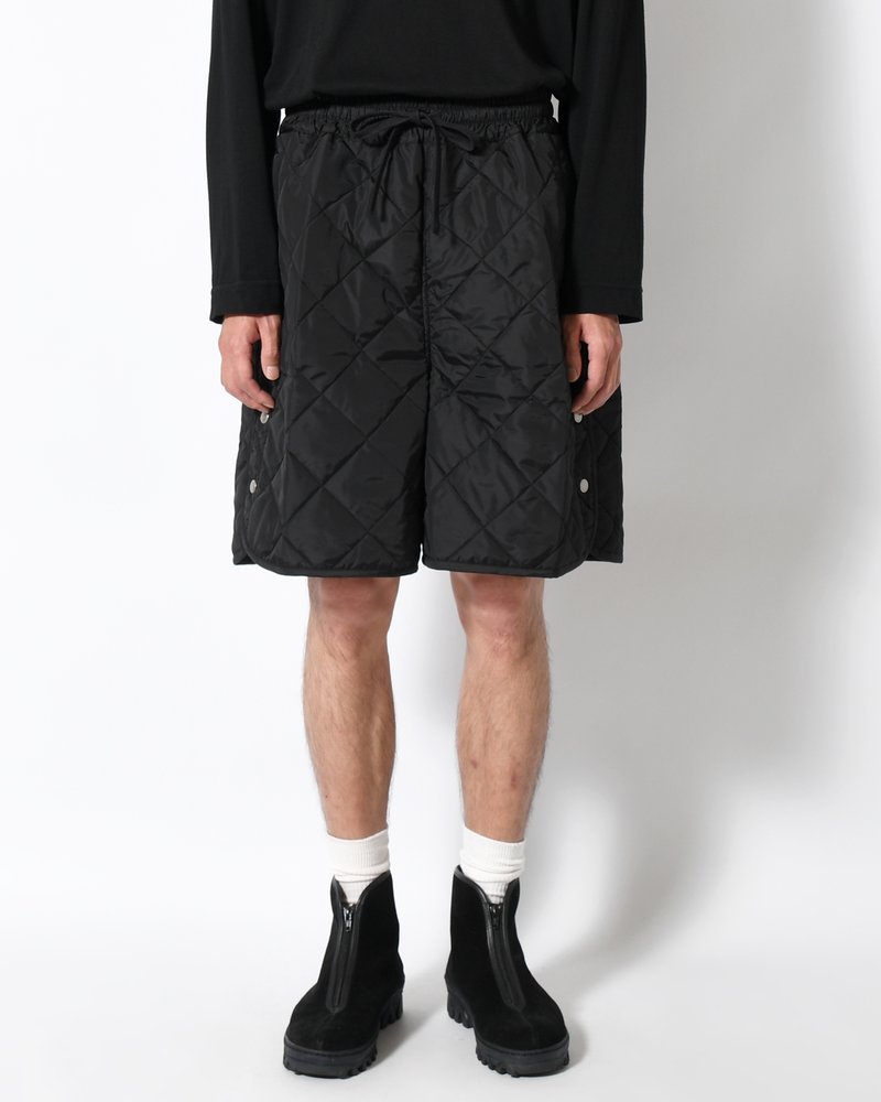 UNISEX QUILTED SHORTS -BLACK-