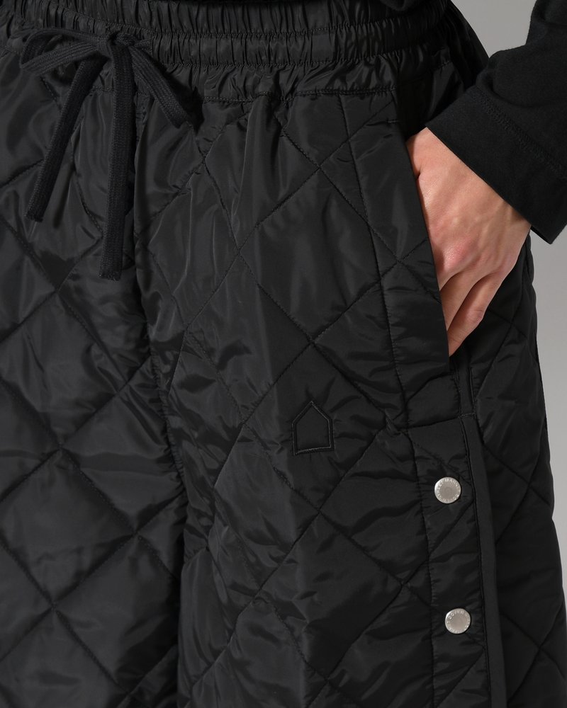 UNISEX QUILTED SHORTS -BLACK-