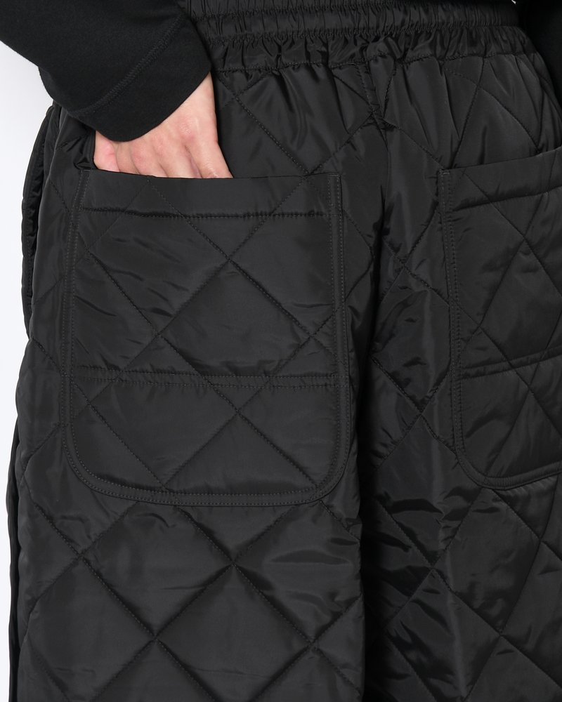 UNISEX QUILTED SHORTS -BLACK-