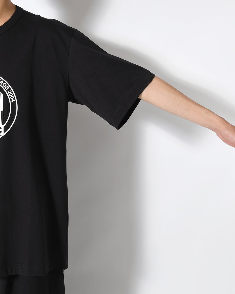 UNISEX LARGE EMBLEM PRINT SHORTSLEEVE TEE -BLACK-
