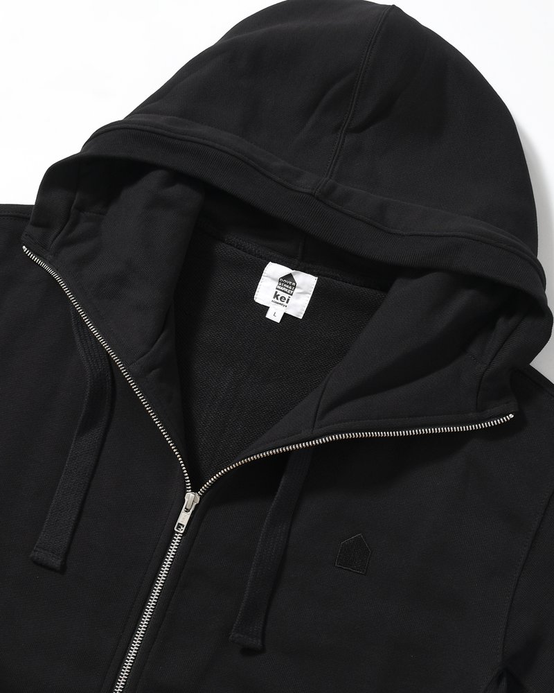 UNISEX HUT EMBROIDERY ZIPPED HOODIE -BLACK-