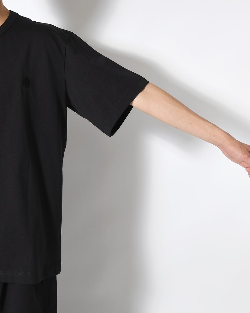 UNISEX FOOTBALL BACK PRINT SHORTSLEEVE TEE -BLACK-